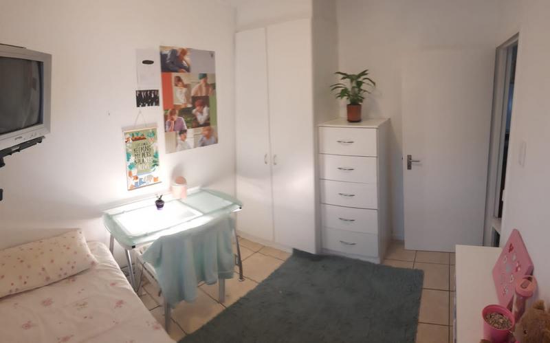 To Let 3 Bedroom Property for Rent in Pelikan Park Western Cape